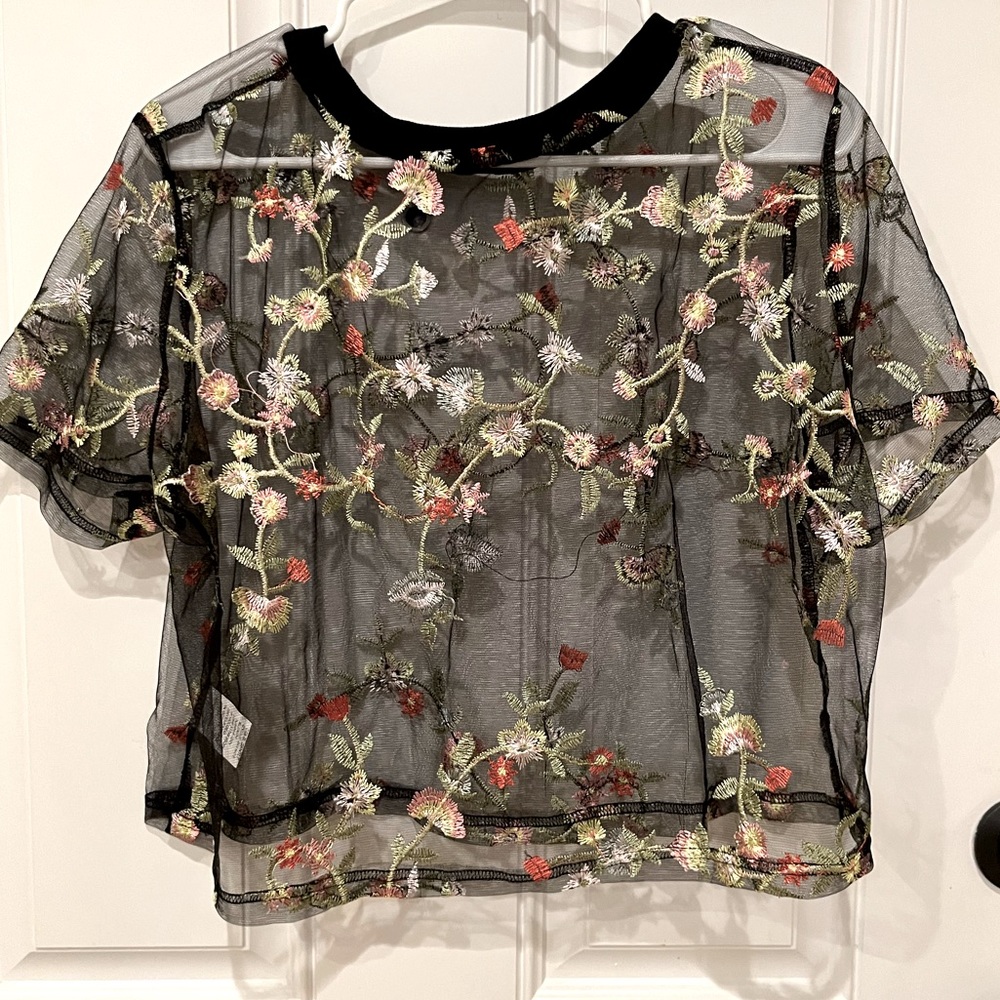 SHEIN Embroidered Crop Top